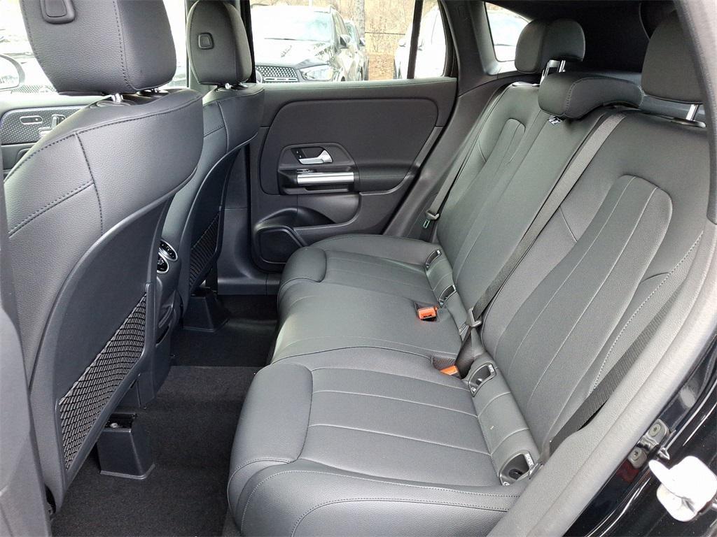 new 2025 Mercedes-Benz GLA 250 car, priced at $46,650