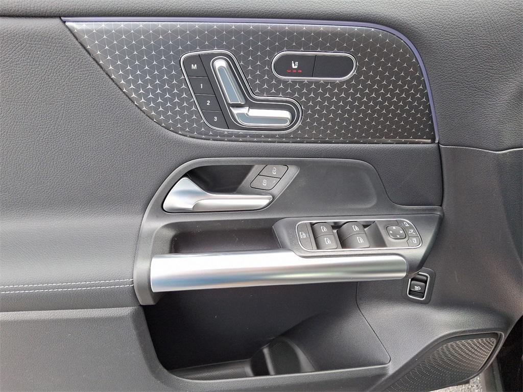 new 2025 Mercedes-Benz GLA 250 car, priced at $46,650