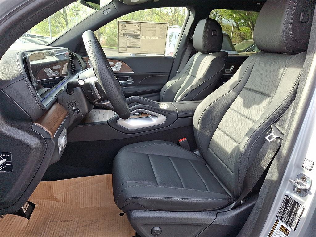 new 2025 Mercedes-Benz GLS 450 car, priced at $95,365