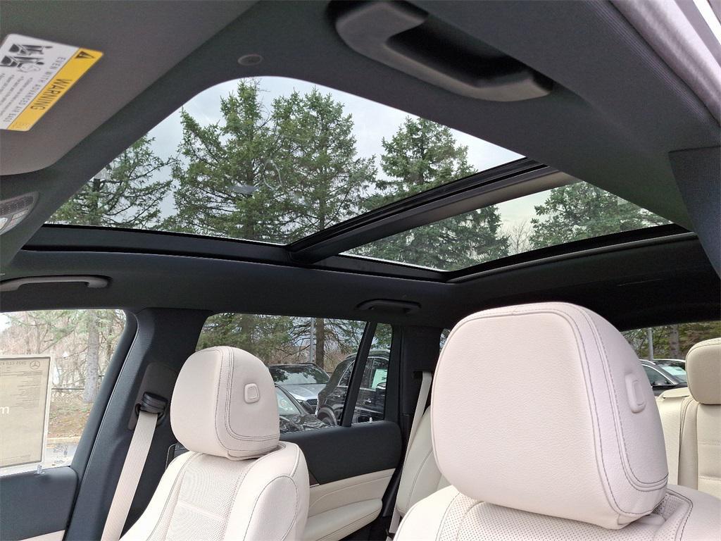 new 2025 Mercedes-Benz GLS 450 car, priced at $103,940