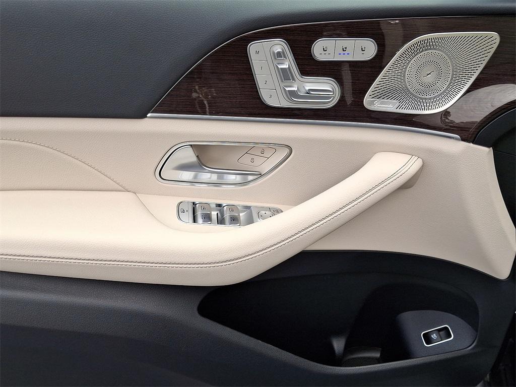 new 2025 Mercedes-Benz GLS 450 car, priced at $103,940