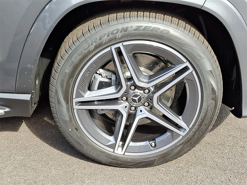 new 2026 Mercedes-Benz GLS 450 car, priced at $96,865