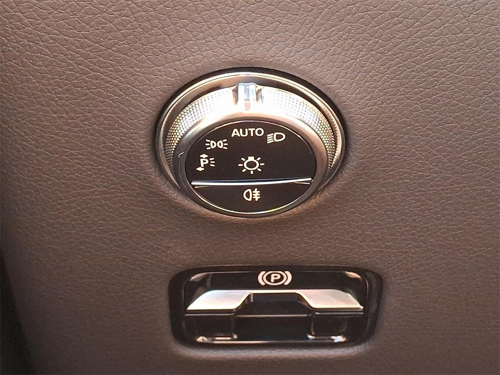 new 2026 Mercedes-Benz GLC 300 car, priced at $54,585