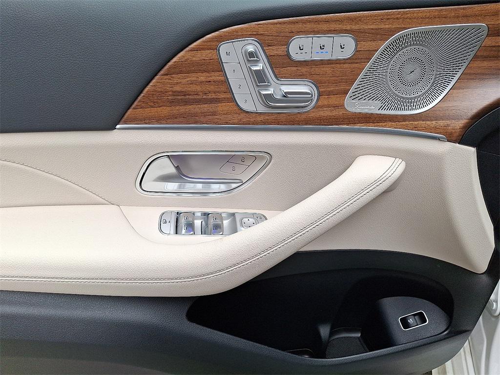 new 2025 Mercedes-Benz GLS 450 car, priced at $95,025