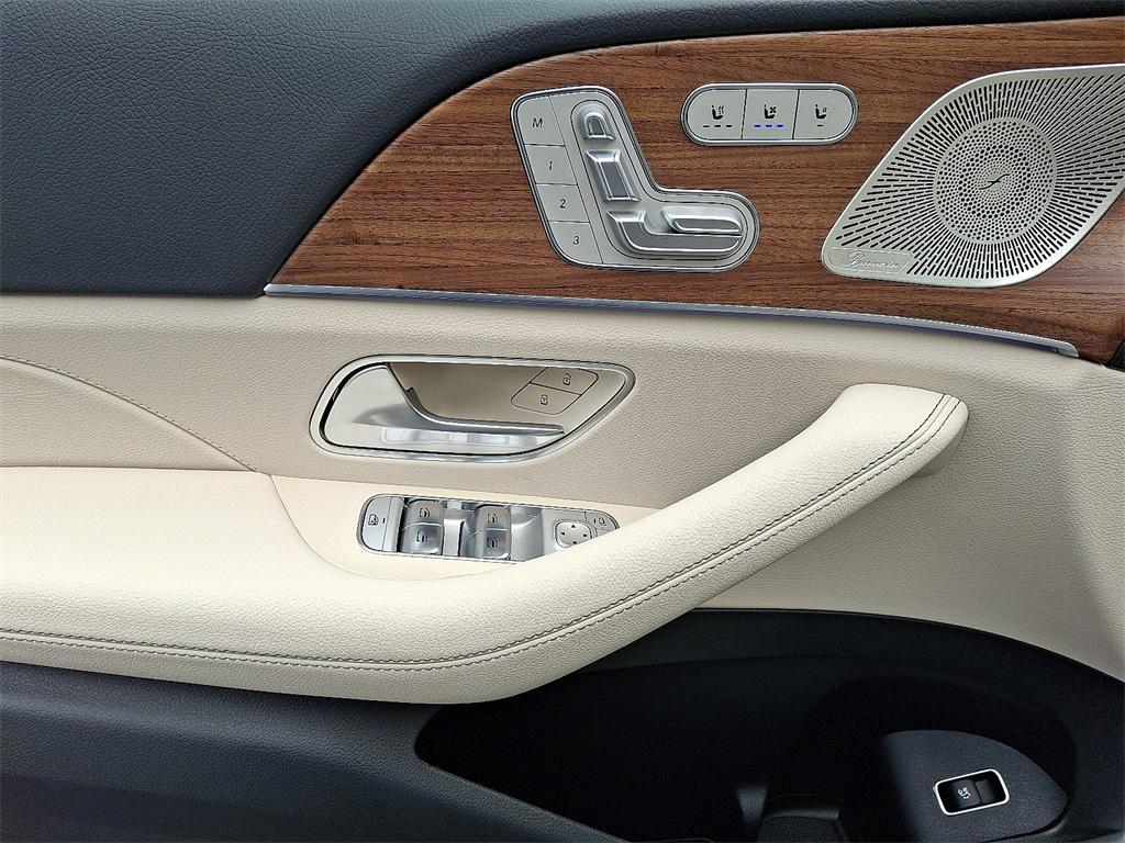 new 2026 Mercedes-Benz GLS 450 car, priced at $92,330
