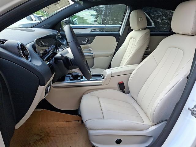 new 2025 Mercedes-Benz GLA 250 car, priced at $44,250