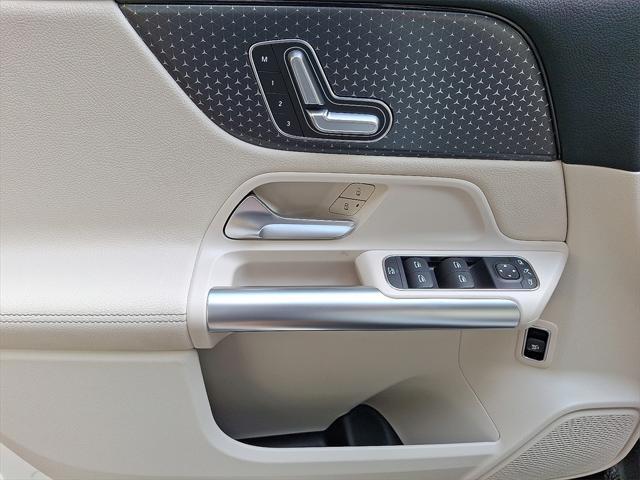 new 2025 Mercedes-Benz GLA 250 car, priced at $44,250