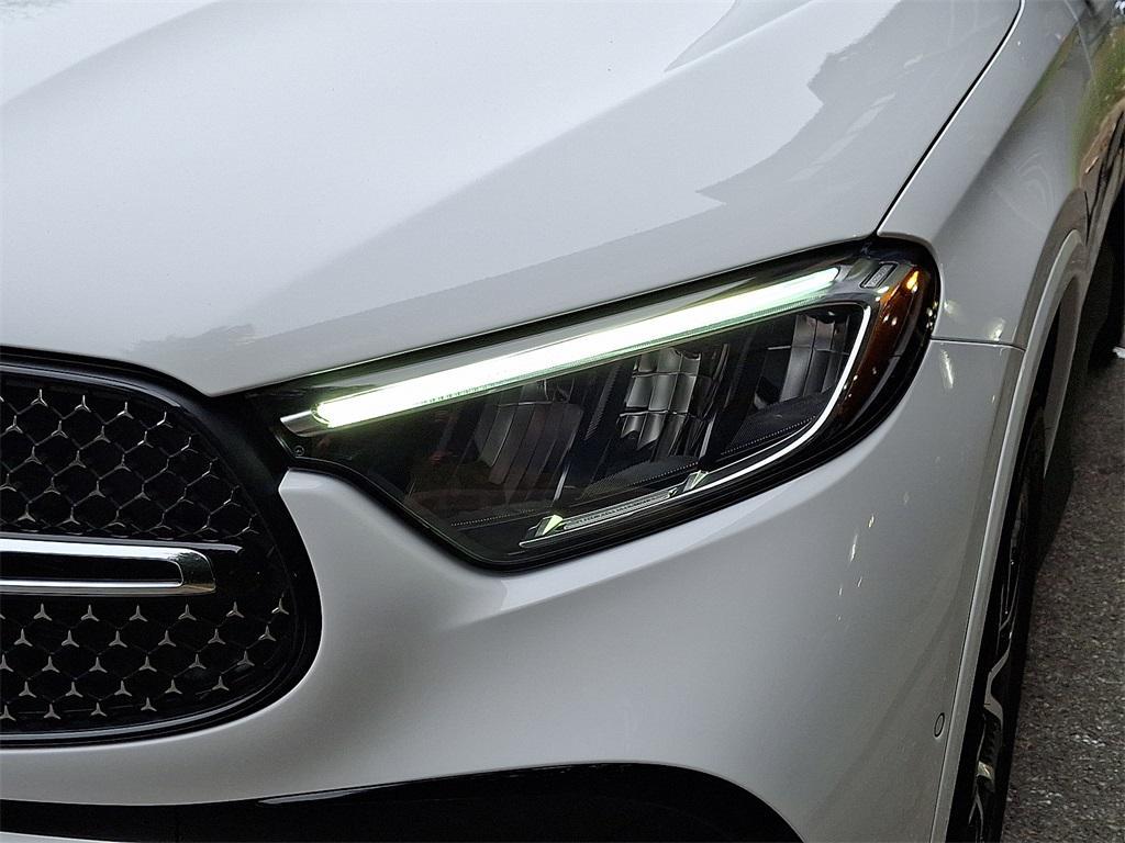 new 2026 Mercedes-Benz GLC 300 car, priced at $67,575