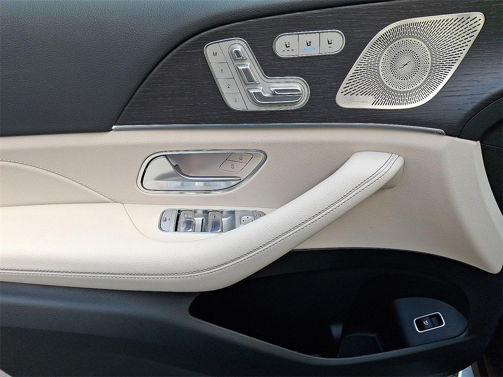 new 2026 Mercedes-Benz GLS 450 car, priced at $110,015