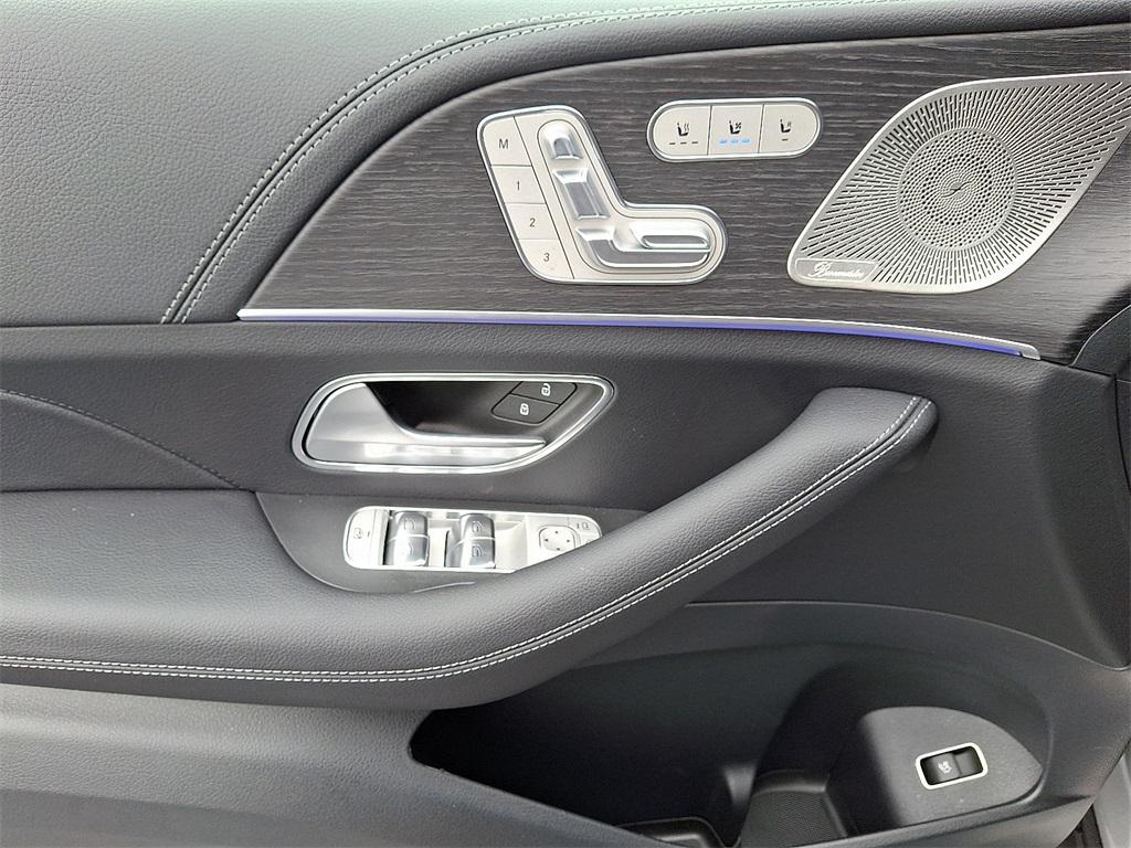 new 2025 Mercedes-Benz GLS 450 car, priced at $101,275