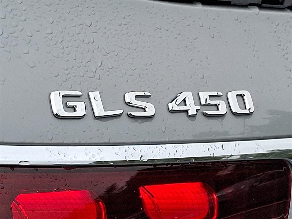 new 2025 Mercedes-Benz GLS 450 car, priced at $101,275