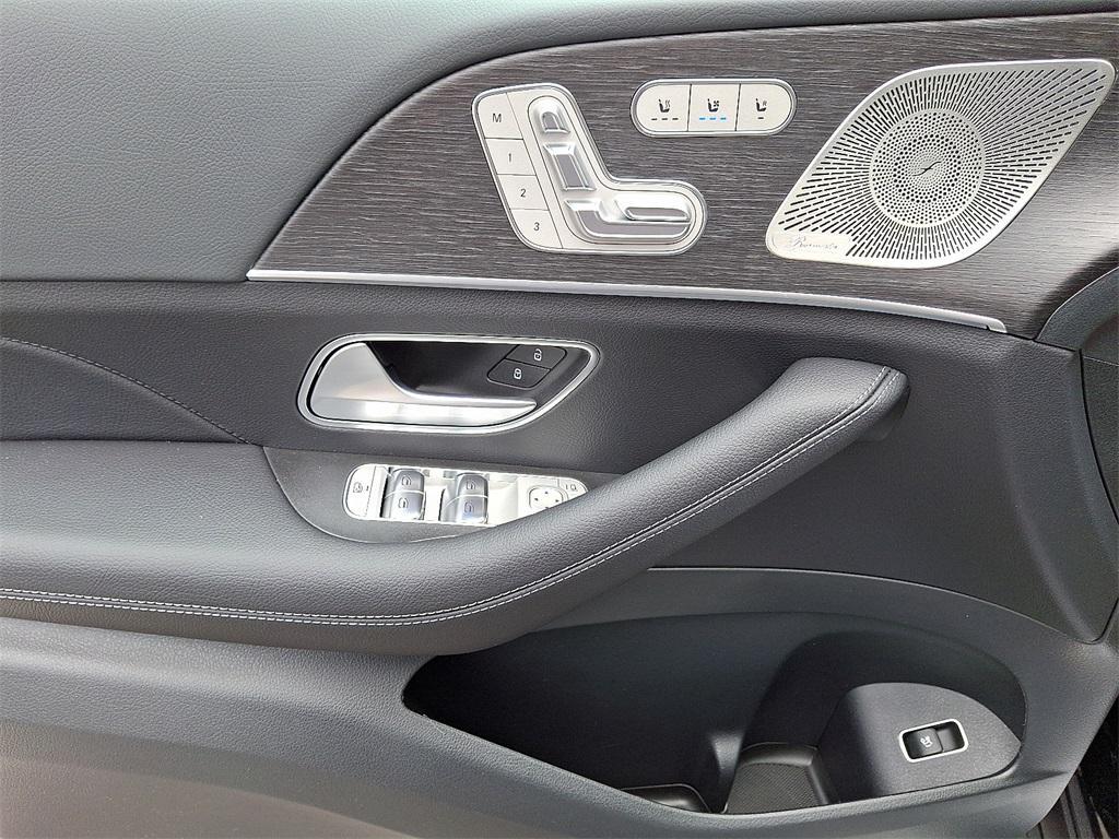 new 2026 Mercedes-Benz GLS 450 car, priced at $93,615