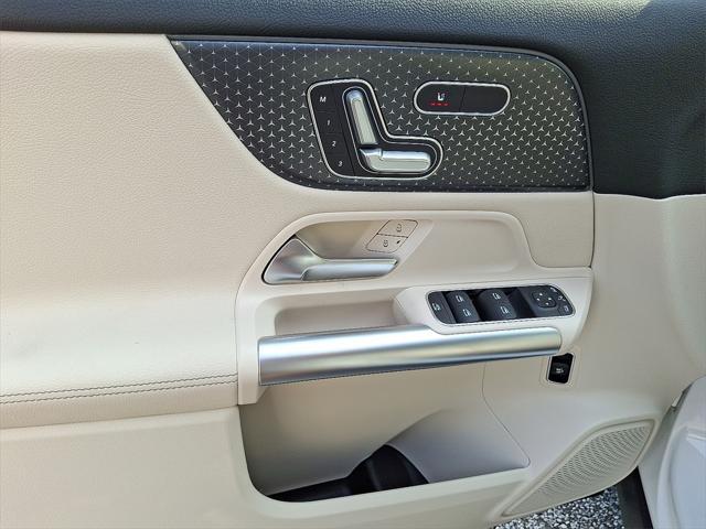 new 2025 Mercedes-Benz GLA 250 car, priced at $47,295