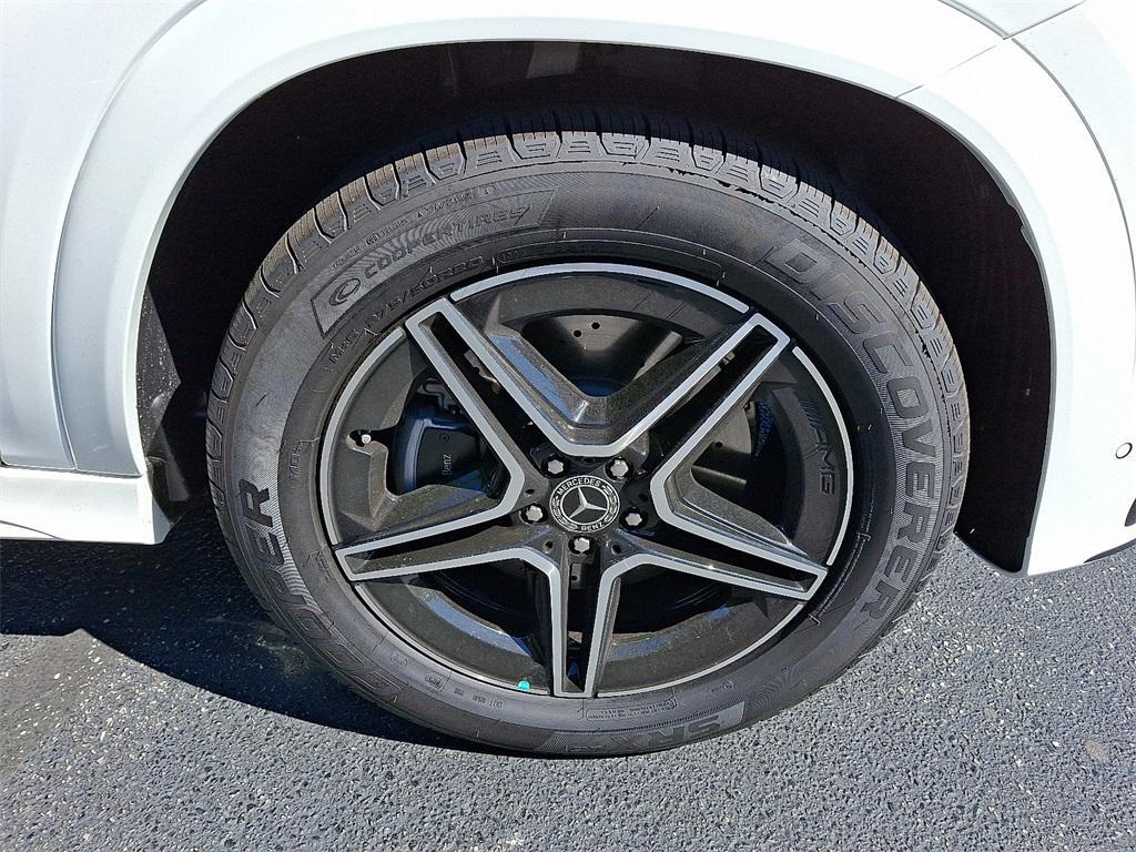 new 2025 Mercedes-Benz GLE 450 car, priced at $82,100