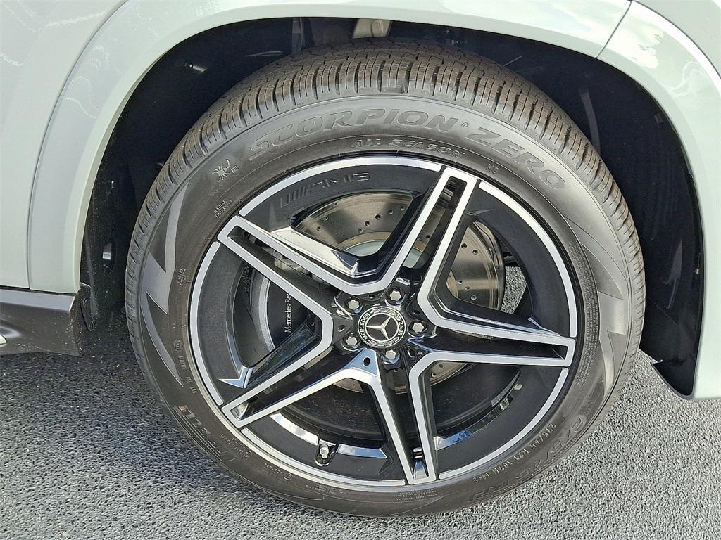 new 2025 Mercedes-Benz GLS 450 car, priced at $102,020