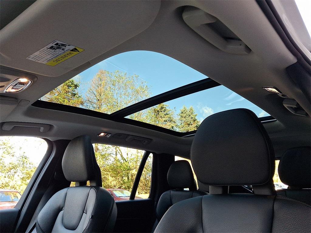 used 2020 Volvo XC90 car, priced at $27,981