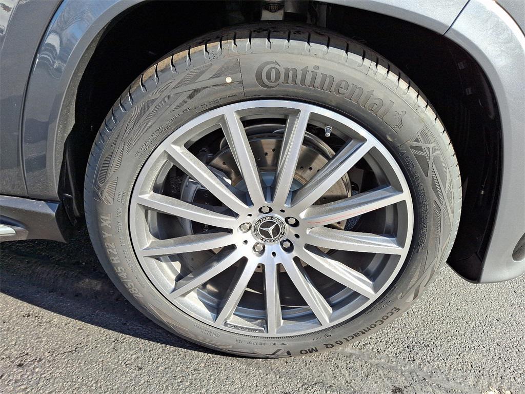 new 2025 Mercedes-Benz GLS 580 car, priced at $117,280