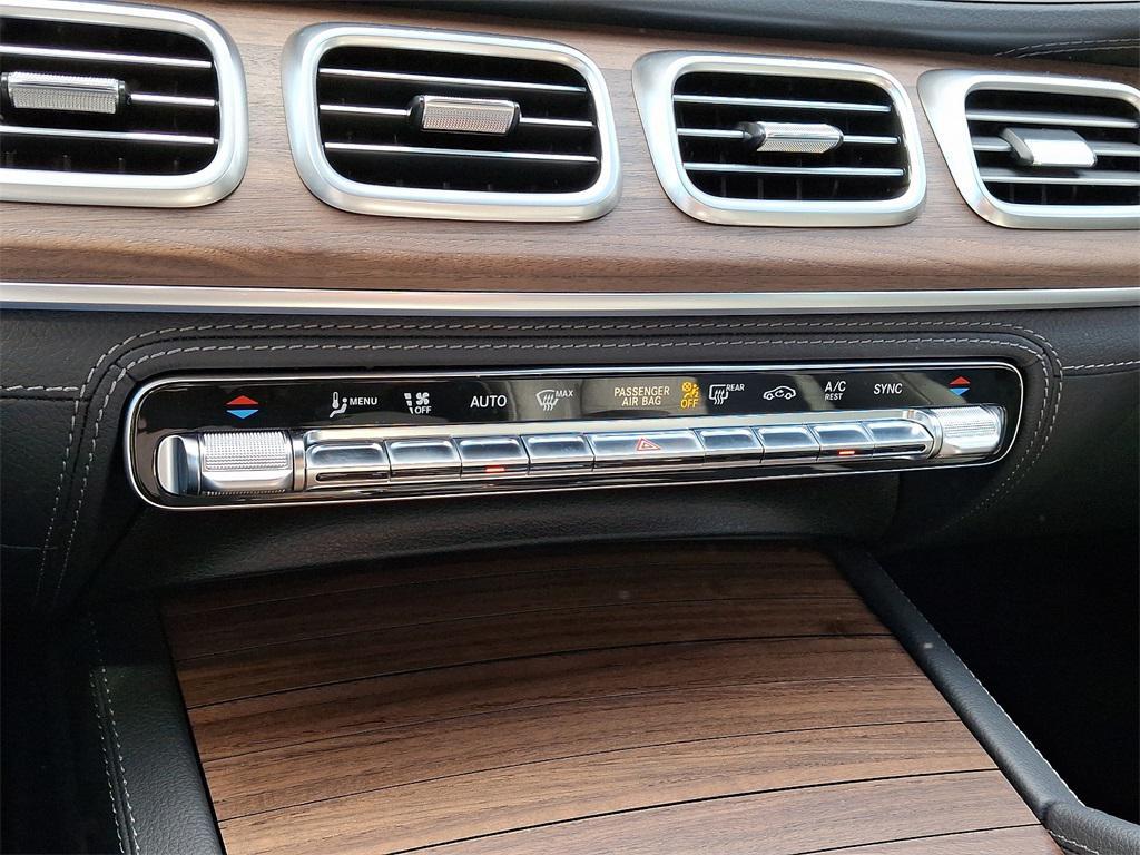 new 2025 Mercedes-Benz GLS 580 car, priced at $117,280