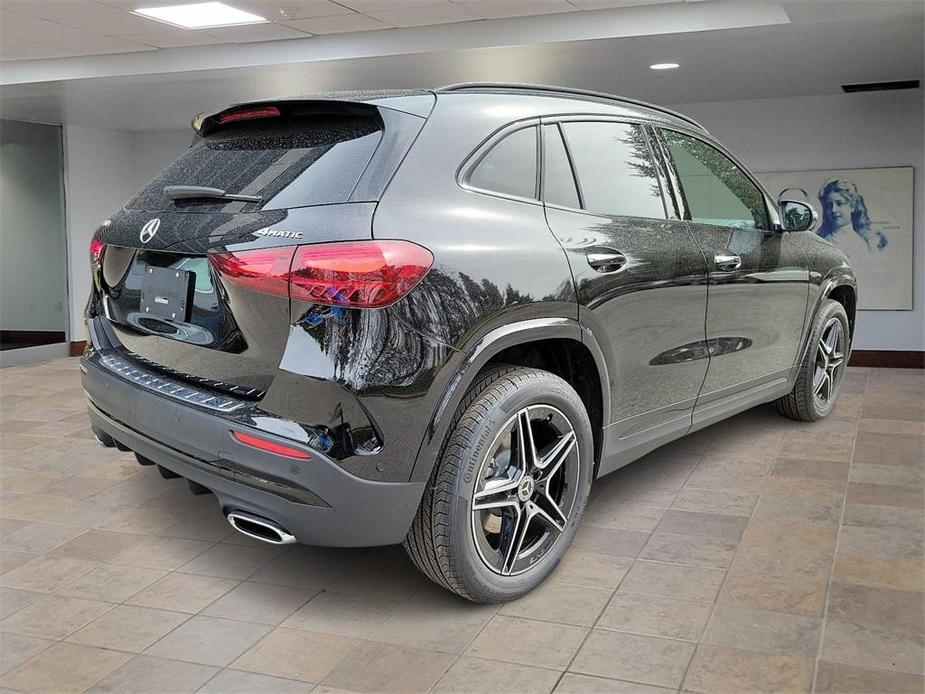 new 2024 Mercedes-Benz GLA 250 car, priced at $53,850