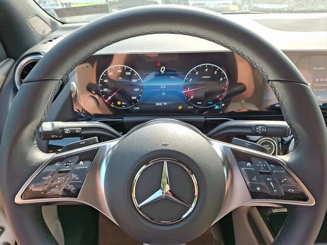 new 2025 Mercedes-Benz GLA 250 car, priced at $44,250