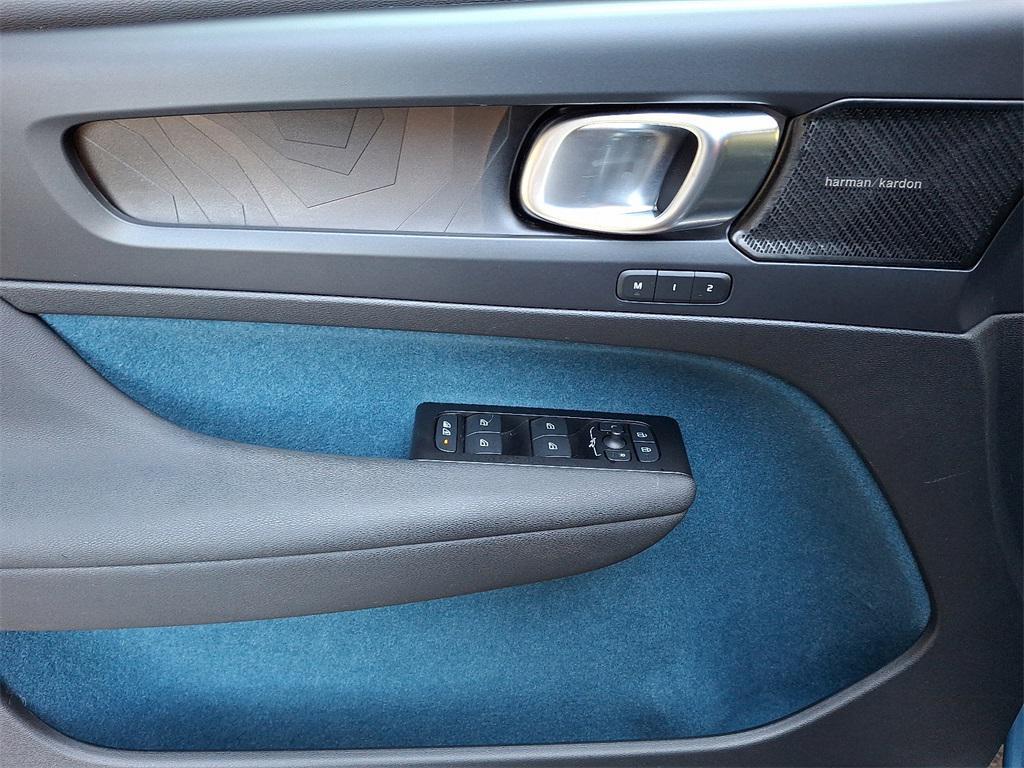 used 2022 Volvo C40 Recharge Pure Electric car, priced at $22,281