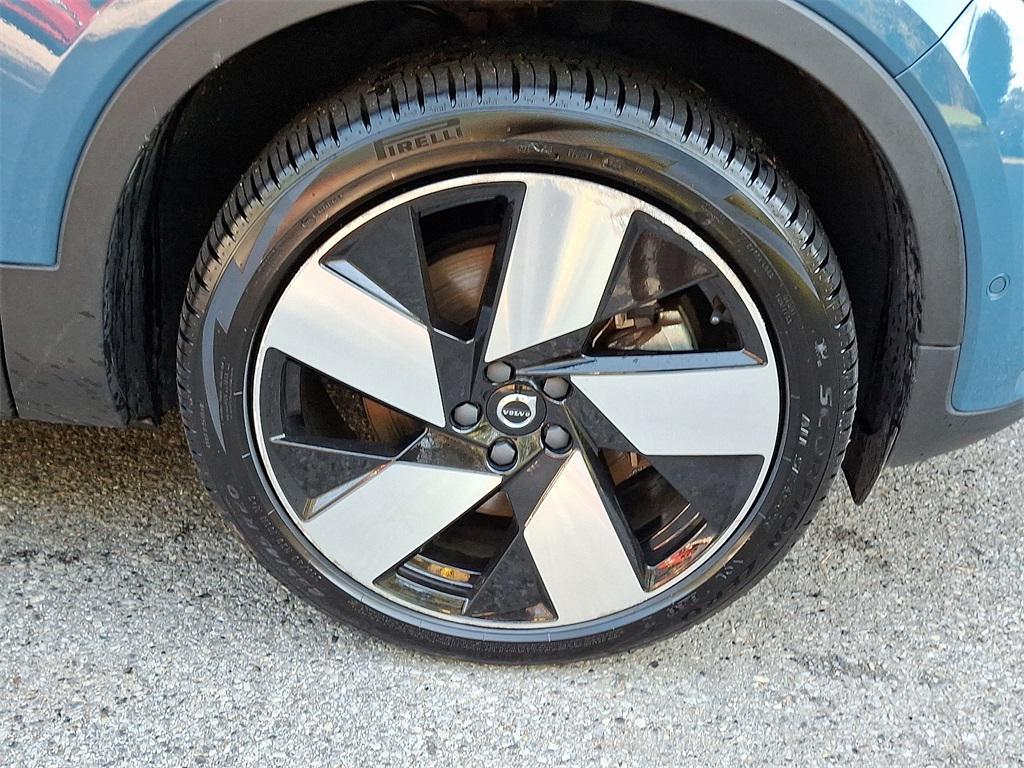 used 2022 Volvo C40 Recharge Pure Electric car, priced at $22,281