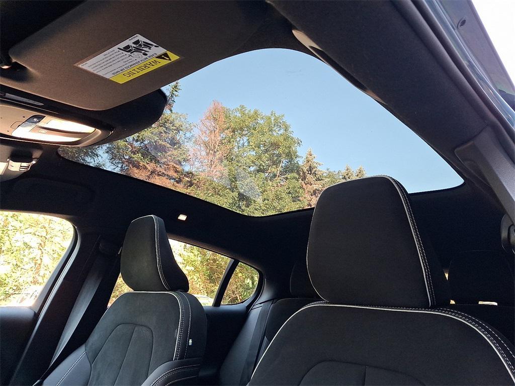 used 2022 Volvo C40 Recharge Pure Electric car, priced at $22,281