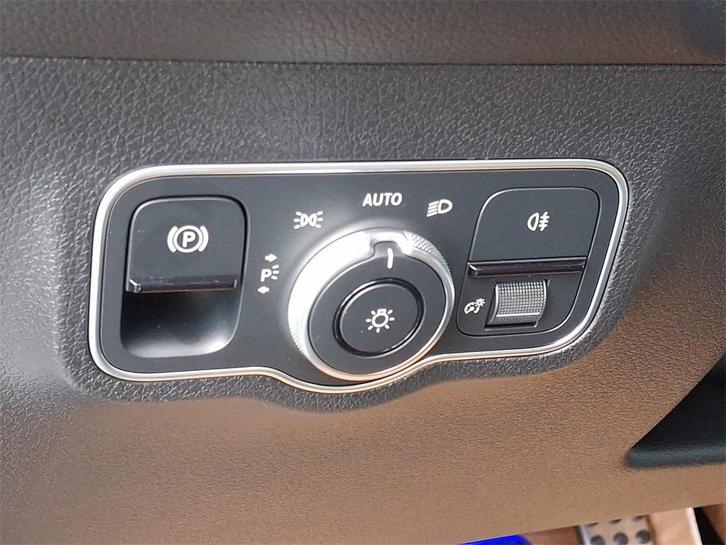 new 2026 Mercedes-Benz GLB 250 car, priced at $57,755