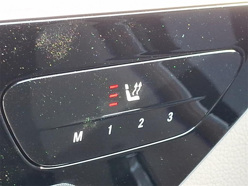 new 2025 Mercedes-Benz GLC 300 car, priced at $57,670