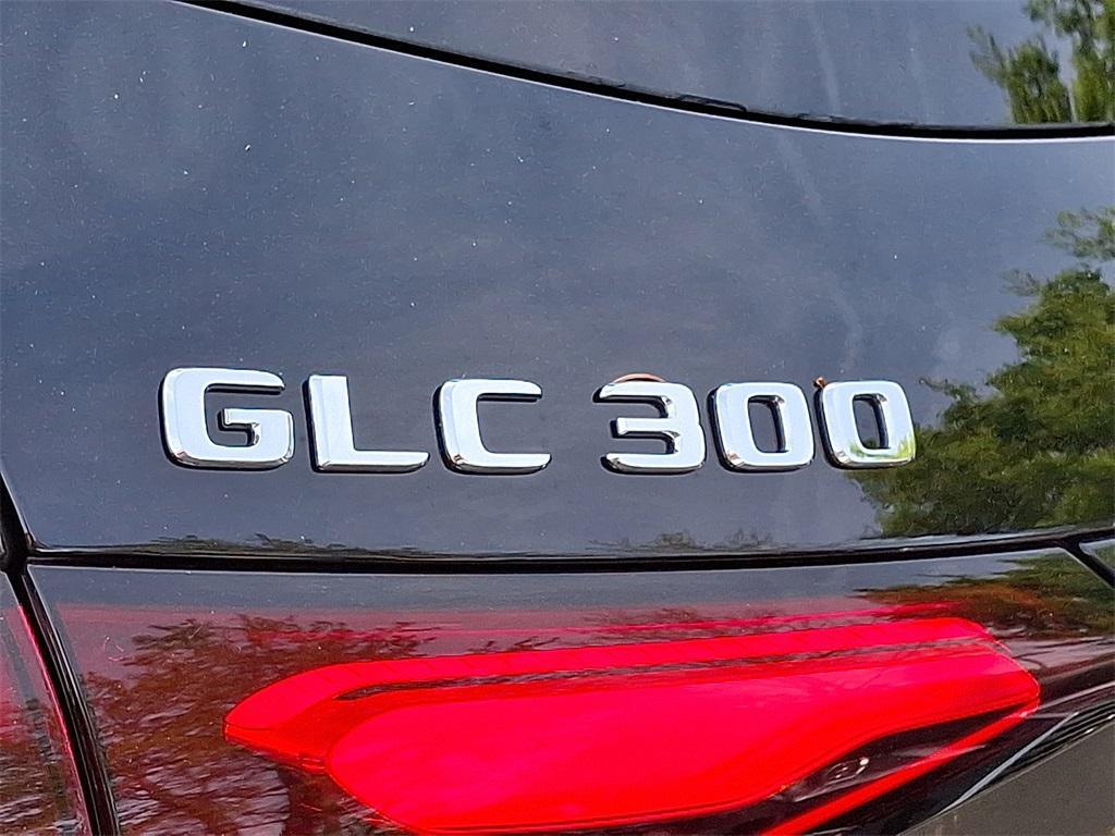 new 2025 Mercedes-Benz GLC 300 car, priced at $57,670