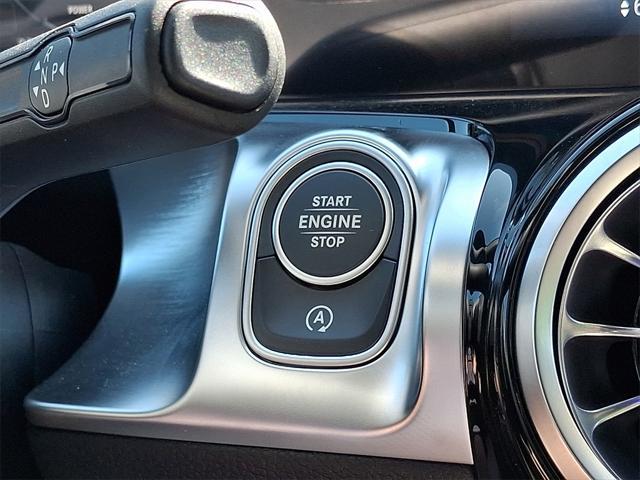 new 2025 Mercedes-Benz GLB 250 car, priced at $52,425