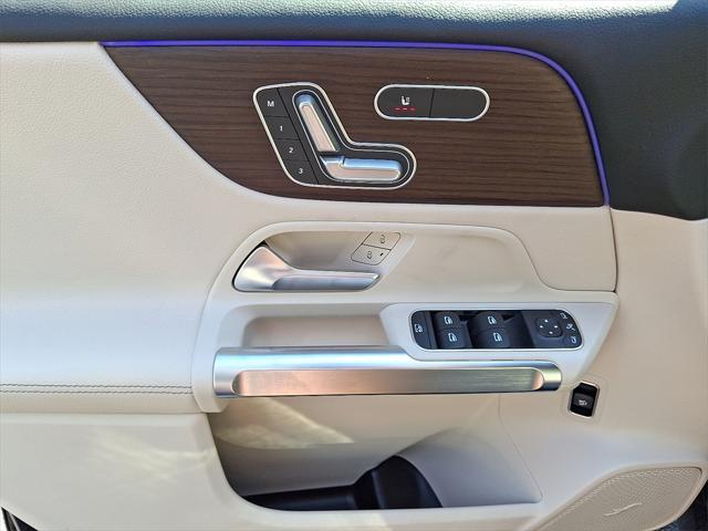 new 2025 Mercedes-Benz GLB 250 car, priced at $52,425