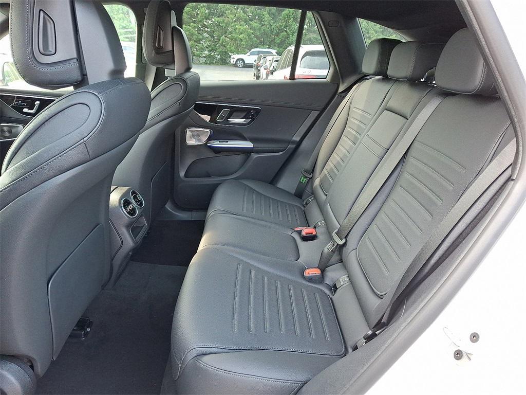 new 2025 Mercedes-Benz GLC 300 car, priced at $61,950