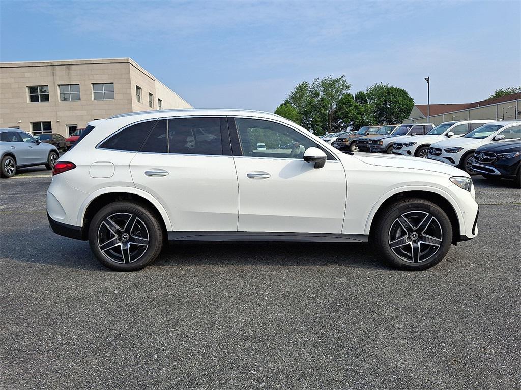 new 2025 Mercedes-Benz GLC 300 car, priced at $61,950