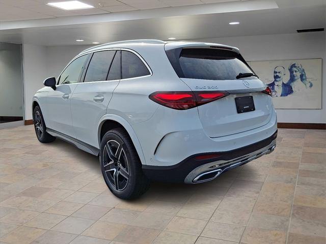 new 2025 Mercedes-Benz GLC 300 car, priced at $61,950