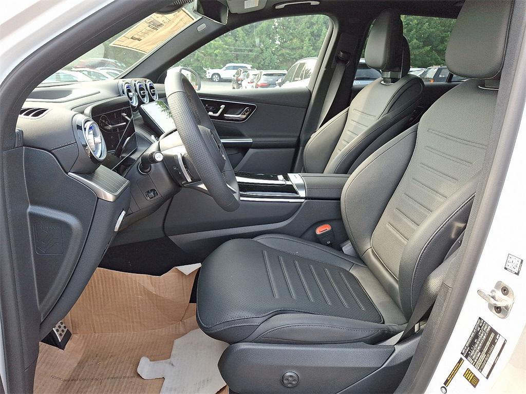 new 2025 Mercedes-Benz GLC 300 car, priced at $61,950