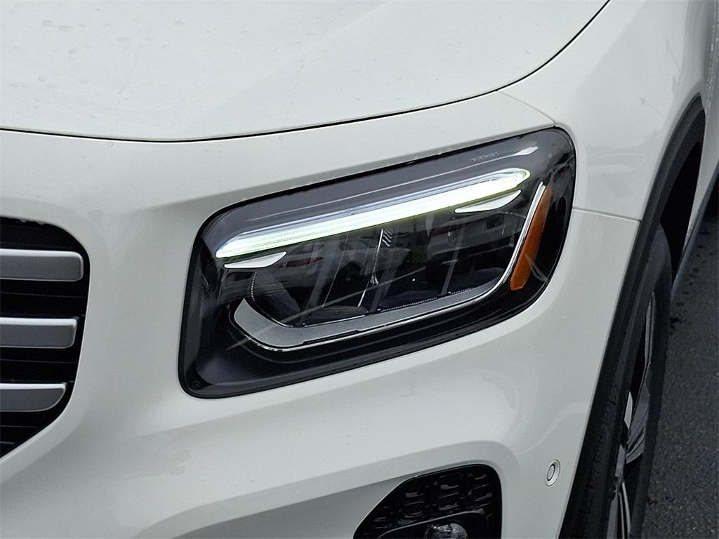 new 2025 Mercedes-Benz GLB 250 car, priced at $52,295
