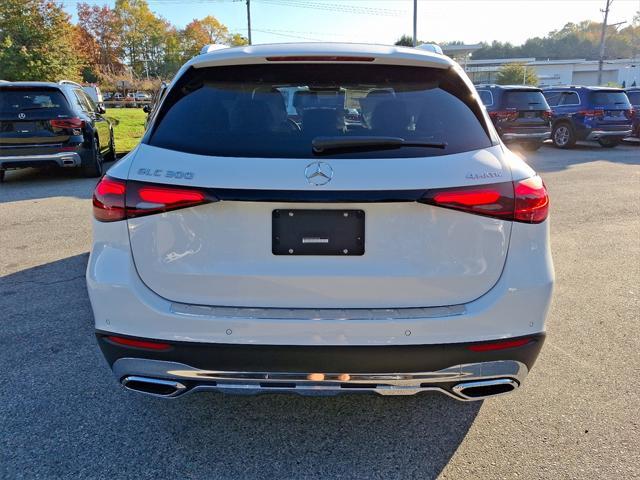 new 2025 Mercedes-Benz GLC 300 car, priced at $61,720