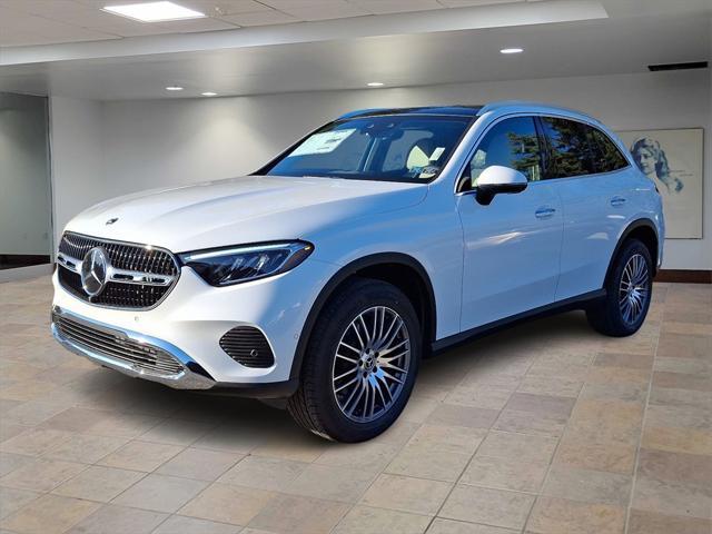 new 2025 Mercedes-Benz GLC 300 car, priced at $61,720