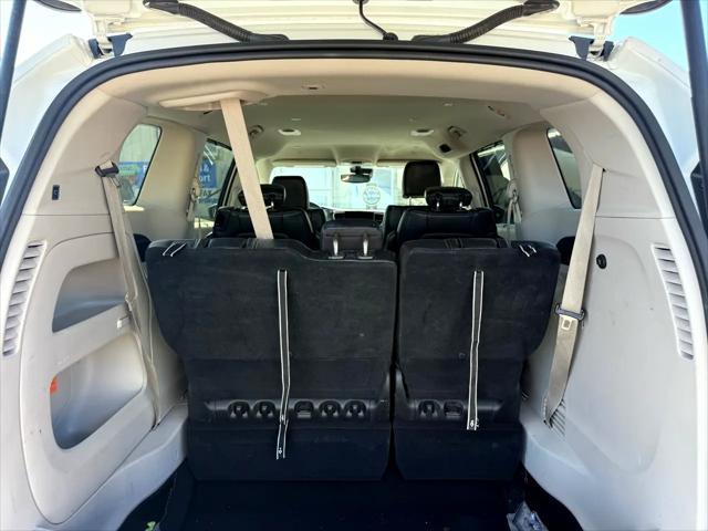 used 2023 Chrysler Pacifica car, priced at $29,995