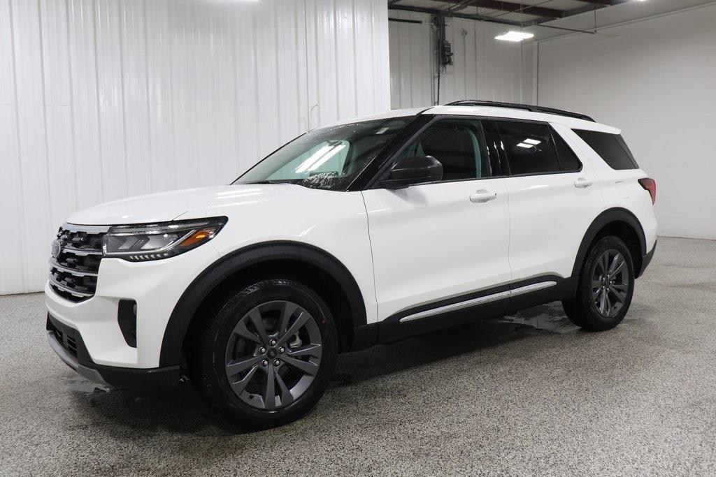 new 2025 Ford Explorer car, priced at $47,084