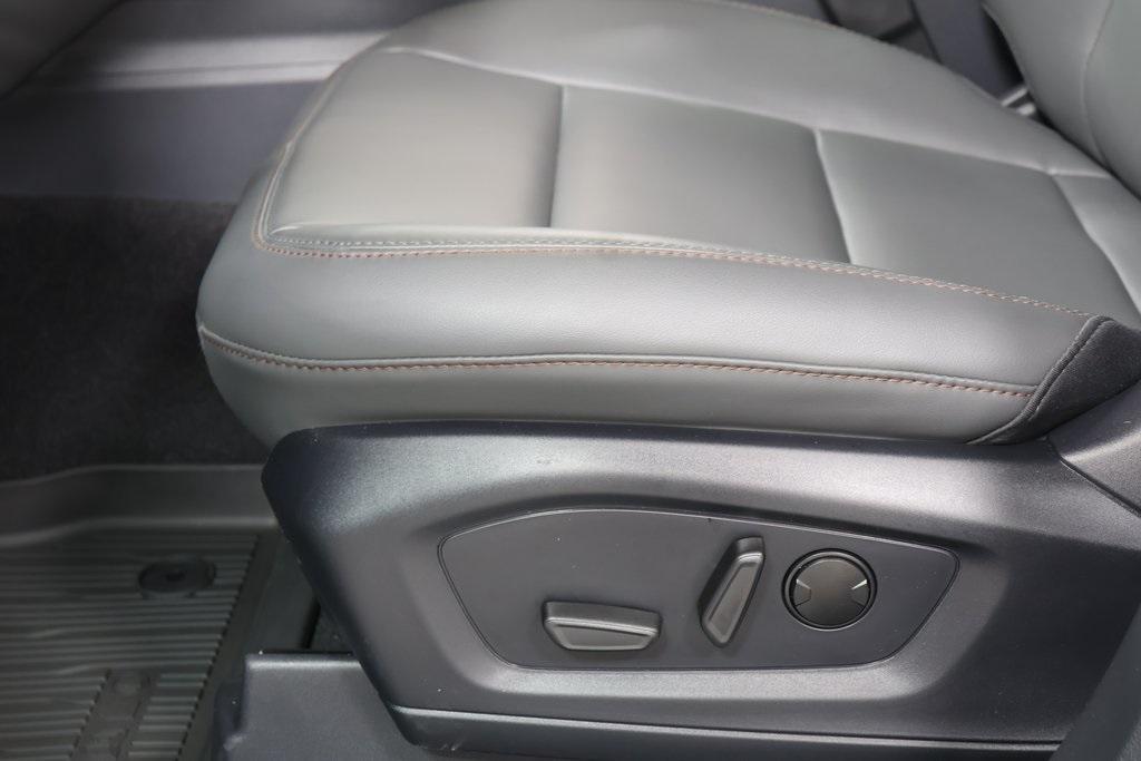 new 2025 Ford Explorer car, priced at $47,084