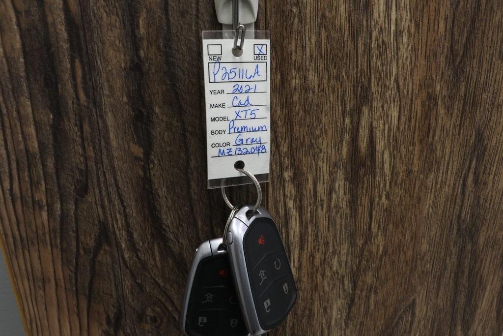 used 2021 Cadillac XT5 car, priced at $23,270