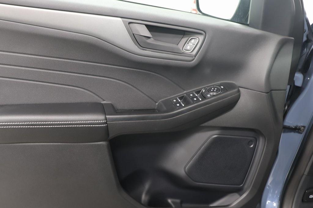 new 2025 Ford Escape car, priced at $26,995