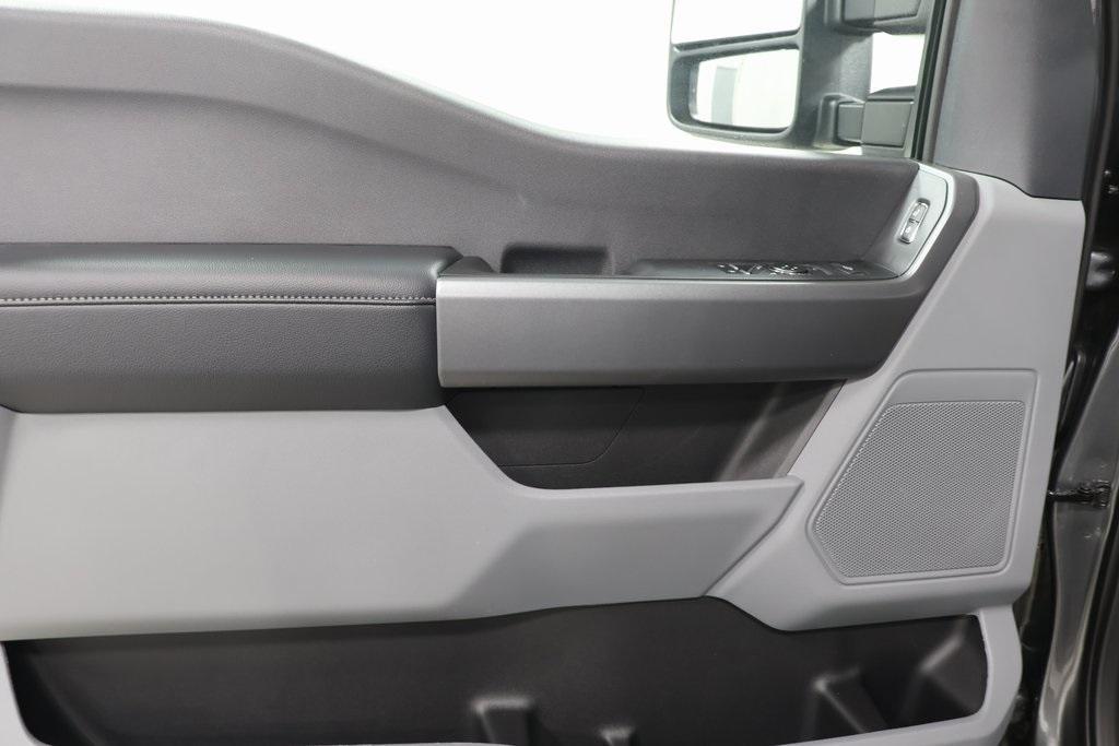 new 2025 Ford F-350 car, priced at $57,760
