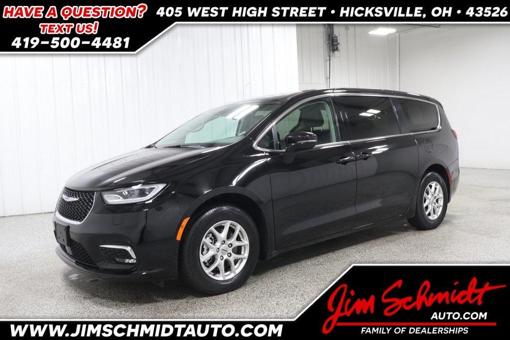 used 2024 Chrysler Pacifica car, priced at $33,310