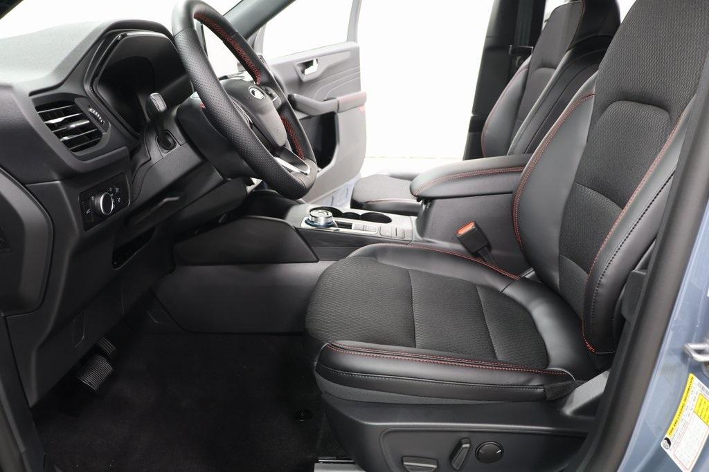 new 2025 Ford Escape car, priced at $27,500