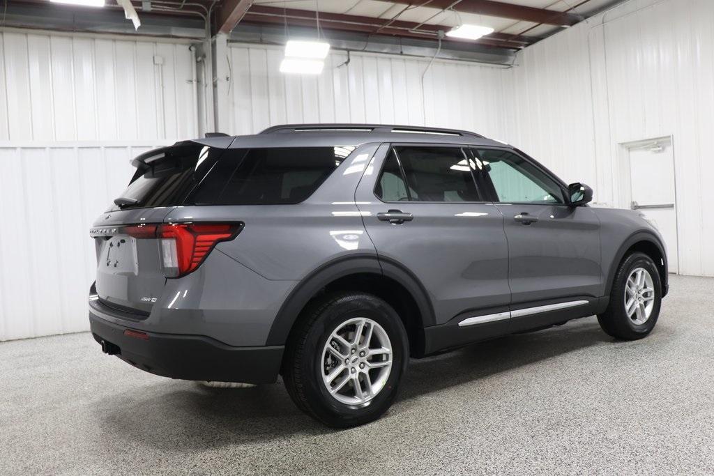 new 2025 Ford Explorer car, priced at $39,995