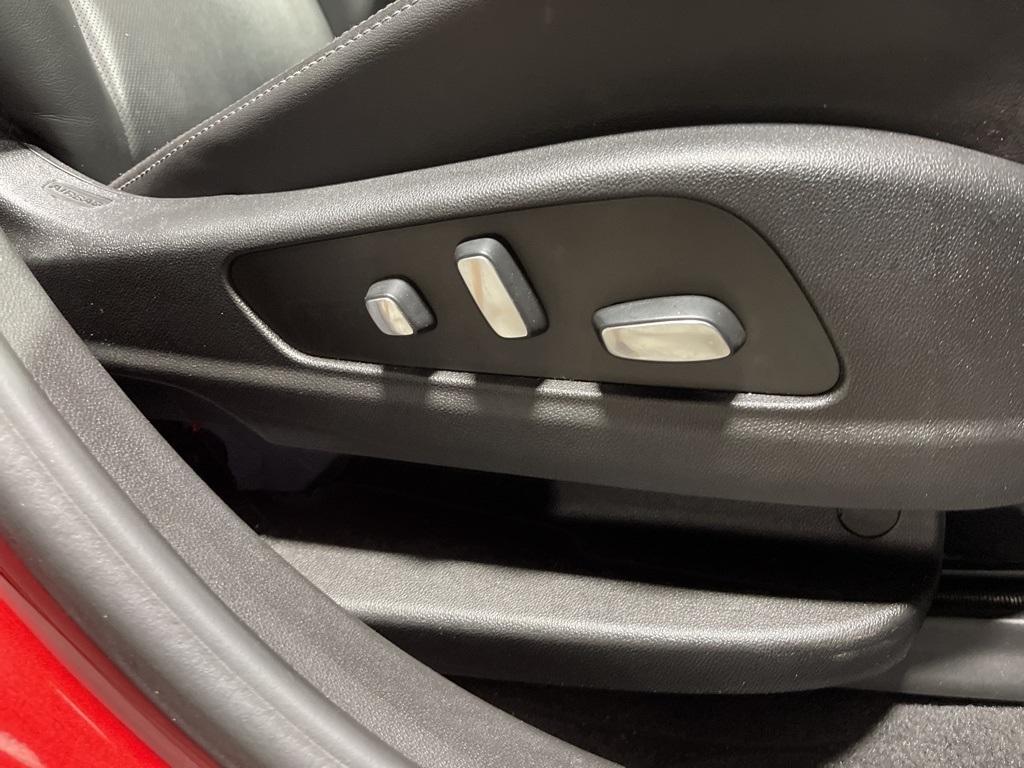 used 2023 Cadillac XT5 car, priced at $28,990