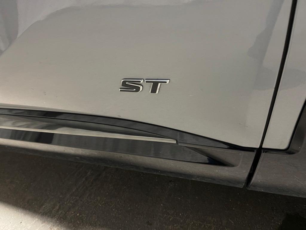 used 2024 Buick Envision car, priced at $28,993